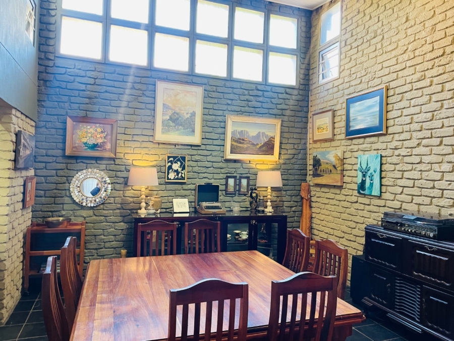 To Let 4 Bedroom Property for Rent in Bonza Bay Eastern Cape